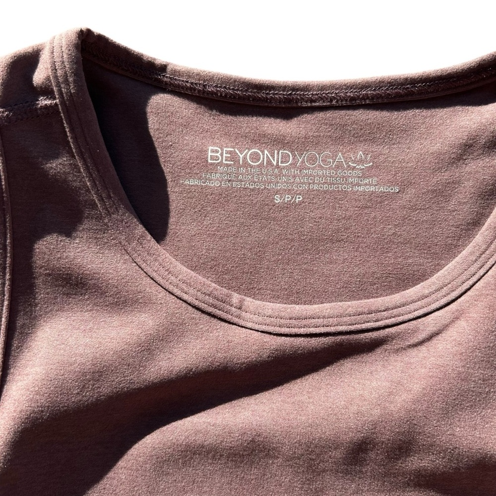 Beyond Yoga Crop Top in Truffle Brown NWT - Picture 5 of 9